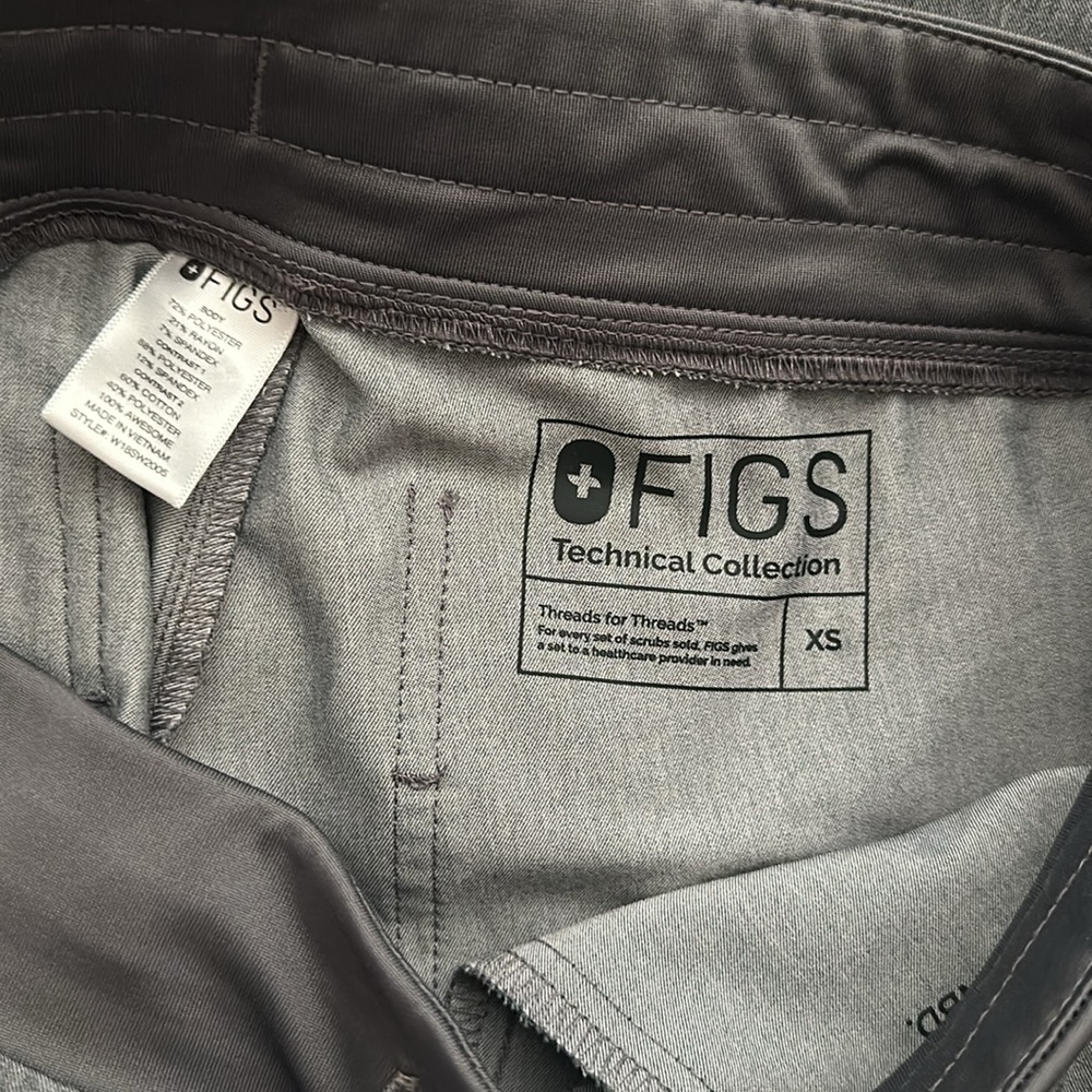 FIGS Graphite Set XS - Picture 7 of 7